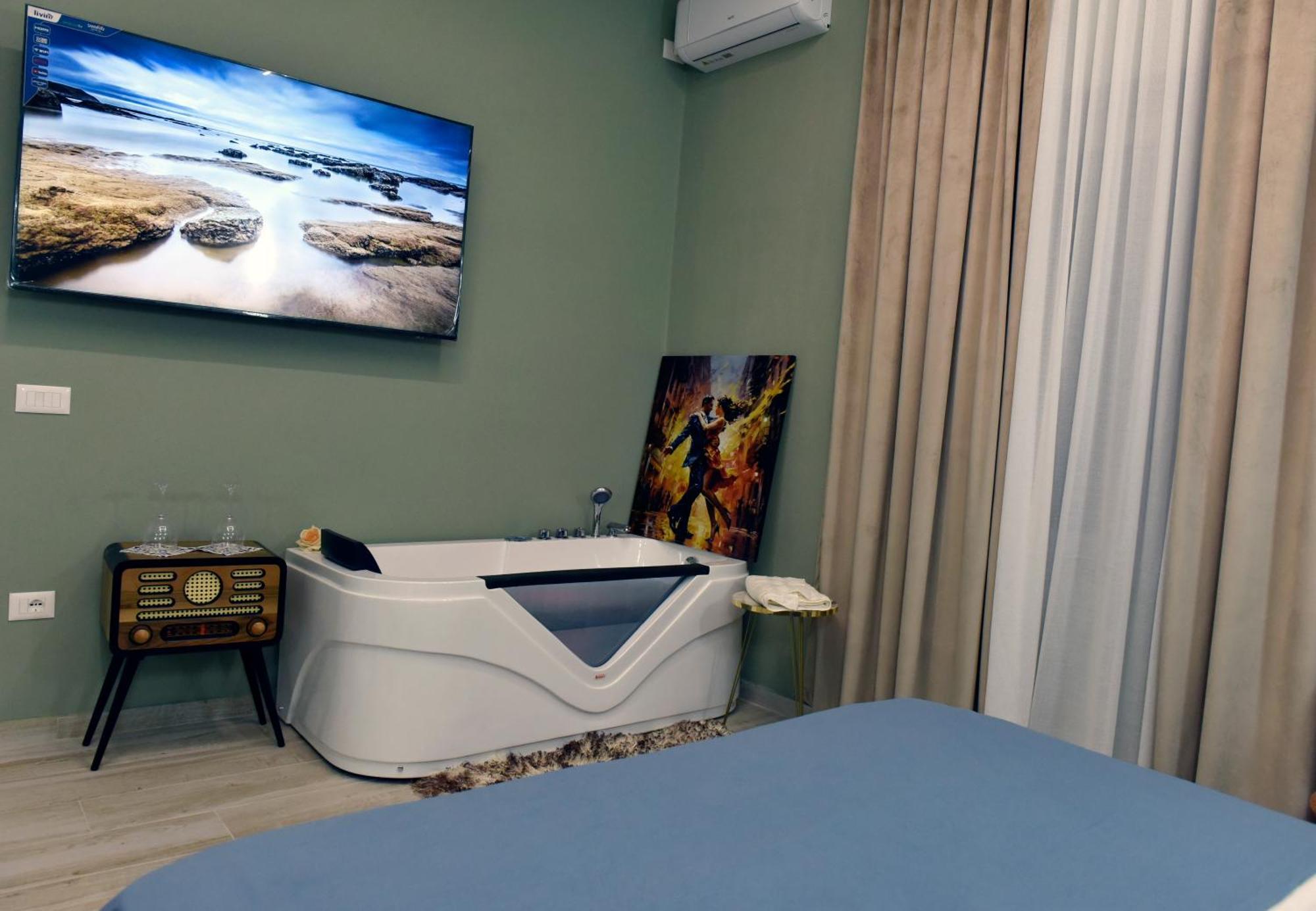 City Center Rooms And Apartments Durres Exterior photo